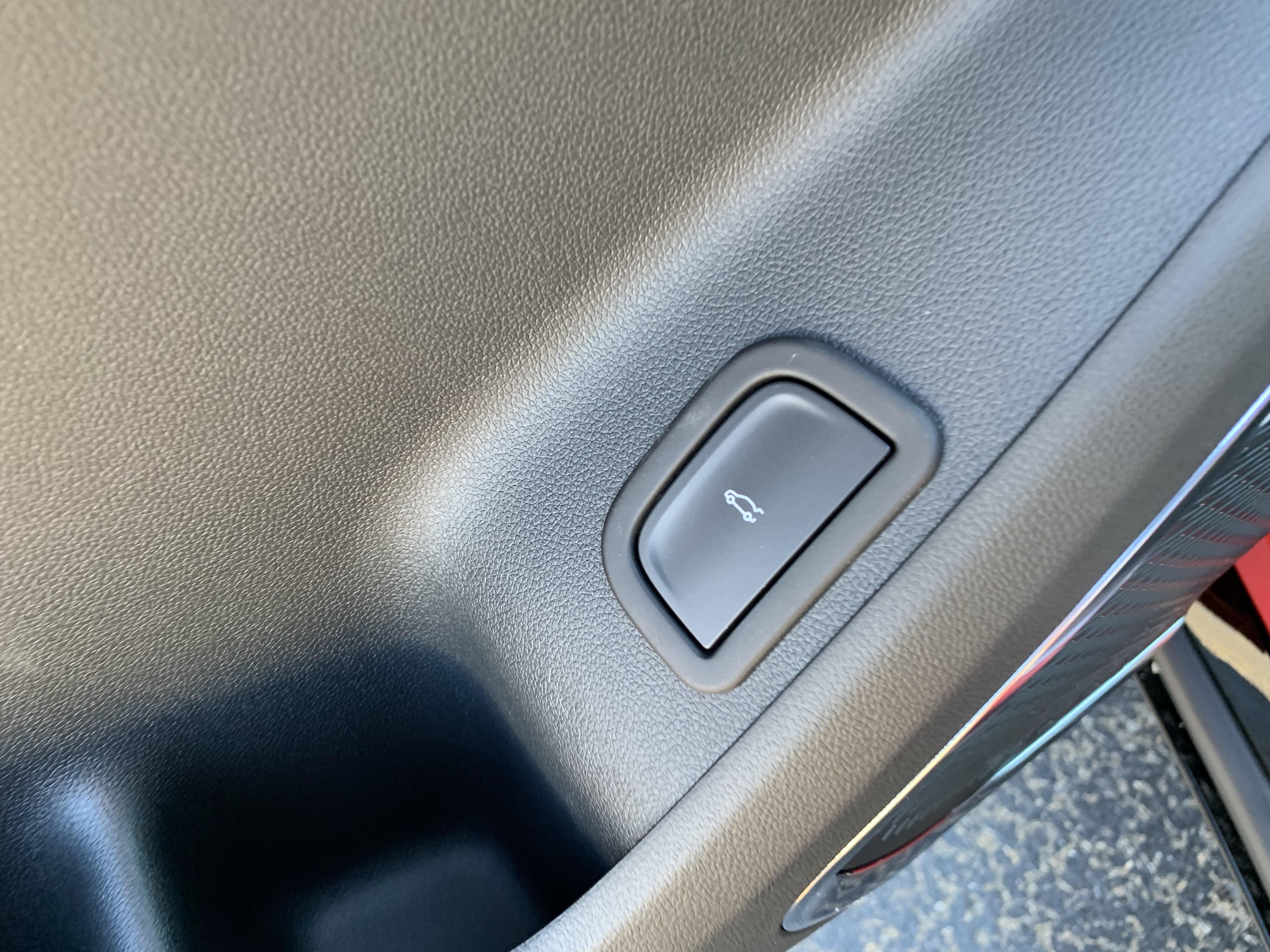 New 2027 Chevrolet Traverse RS w/ LPO, Floor Liner Package AWD/4WD image 9