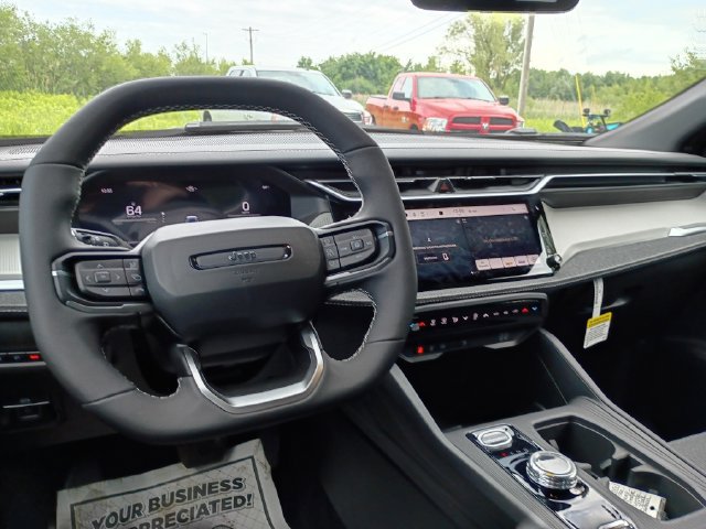 Used 2026 Jeep Cherokee Laredo AWD/4WD image 10