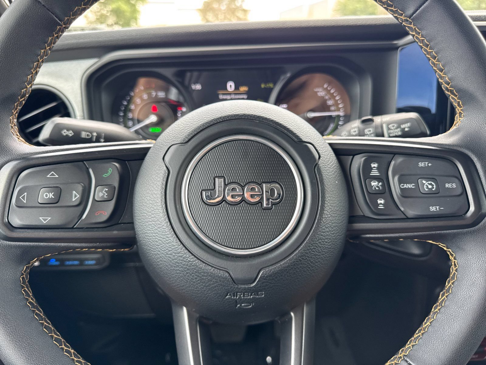 Used 2024 Jeep Wrangler Unlimited AWD/4WD image 27
