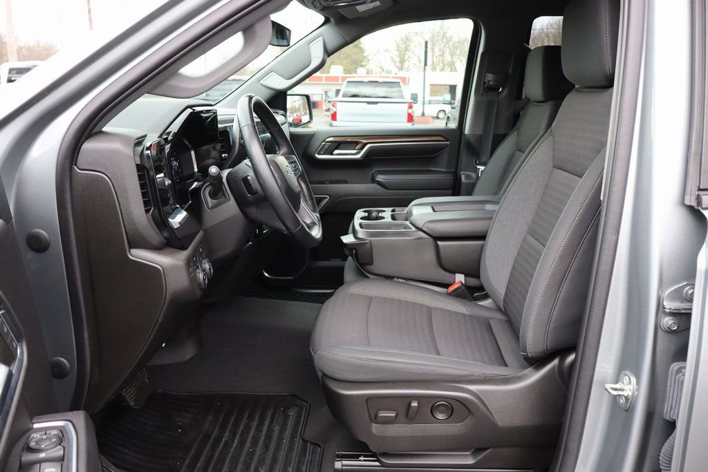 Used 2023 Chevrolet Silverado 1500 RST image 4