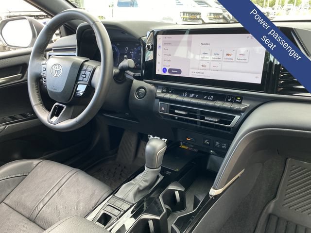 Used 2025 Toyota Camry XSE AWD/4WD image 15