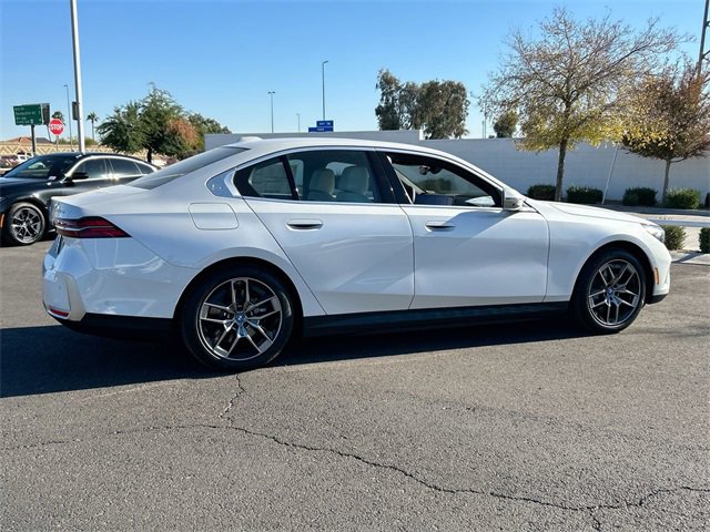 New 2025 BMW i5 eDrive40i w/ Premium Package image 6