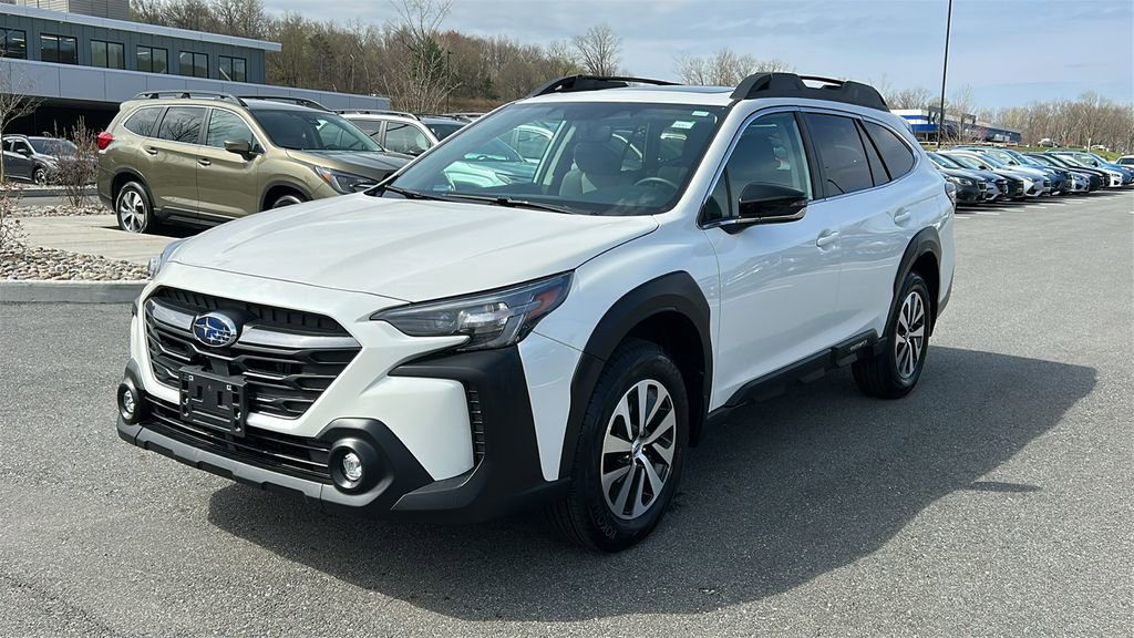 Certified 2025 Subaru Outback Premium image 3