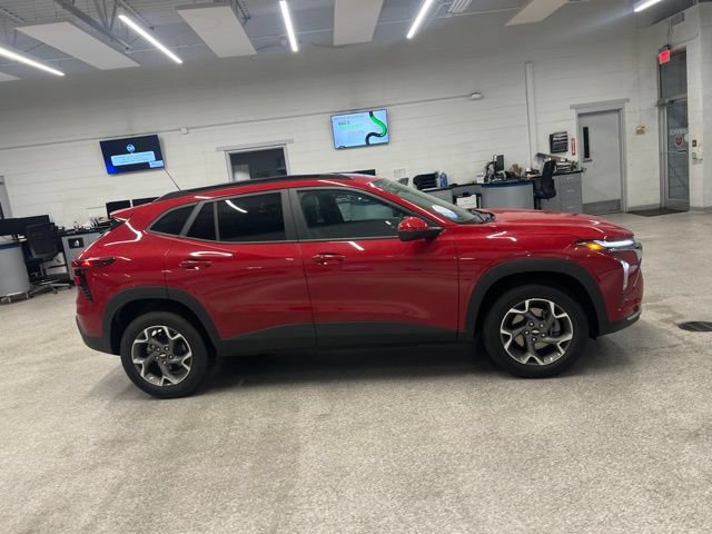 New 2026 Chevrolet Trax LT w/ Driver Confidence Package FWD image 4