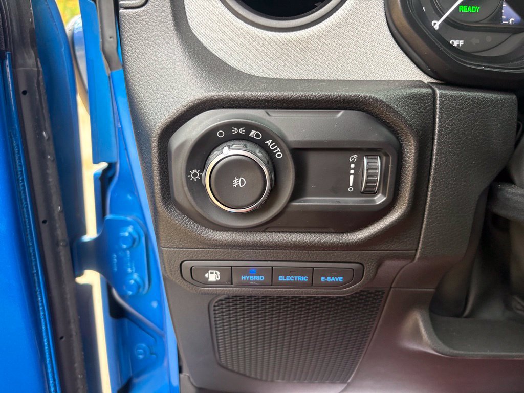 Used 2024 Jeep Wrangler Unlimited AWD/4WD image 17
