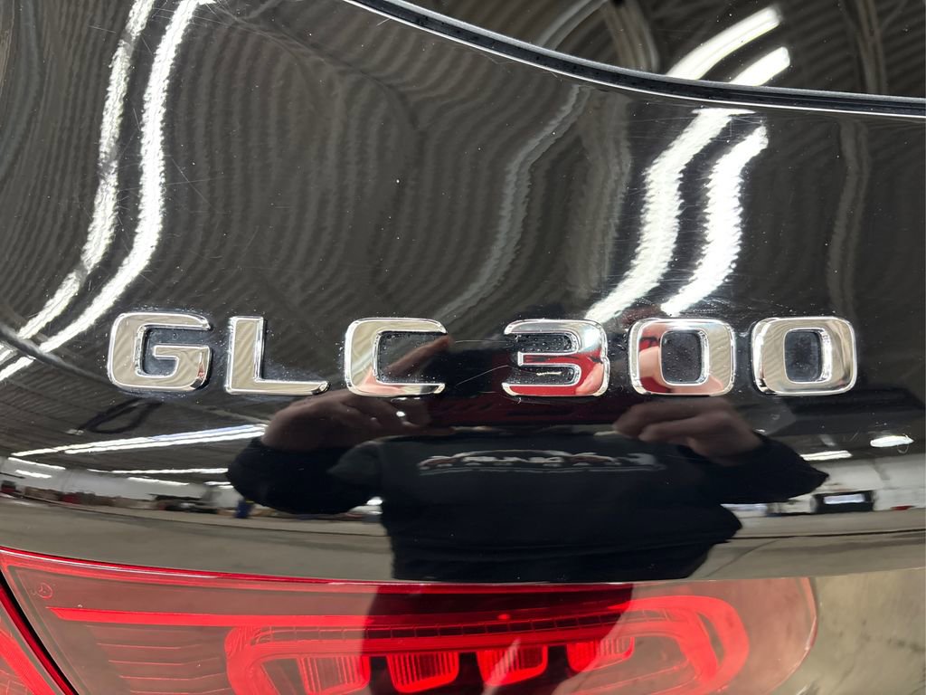 Used 2022 Mercedes-Benz GLC 300 4MATIC image 15