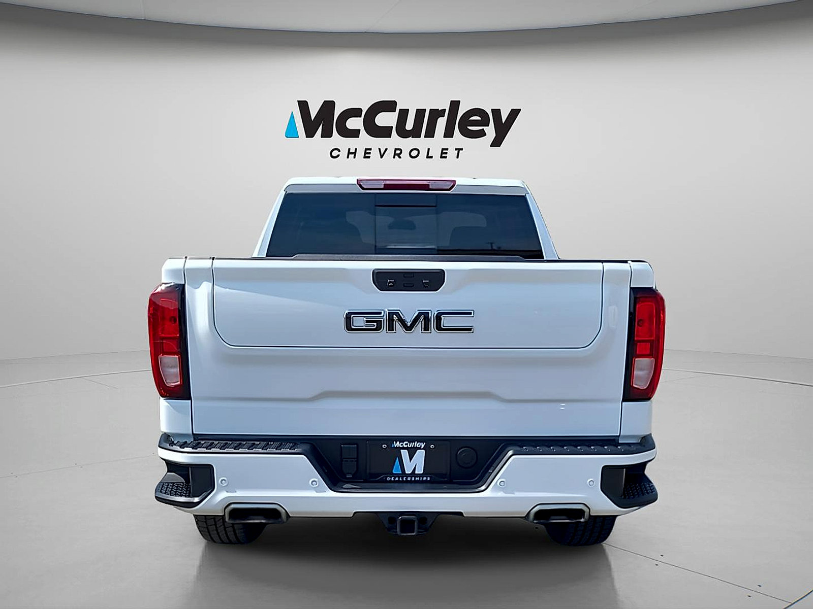 Used 2024 GMC Sierra 1500 Elevation w/ Elevation Premium Package AWD/4WD image 6