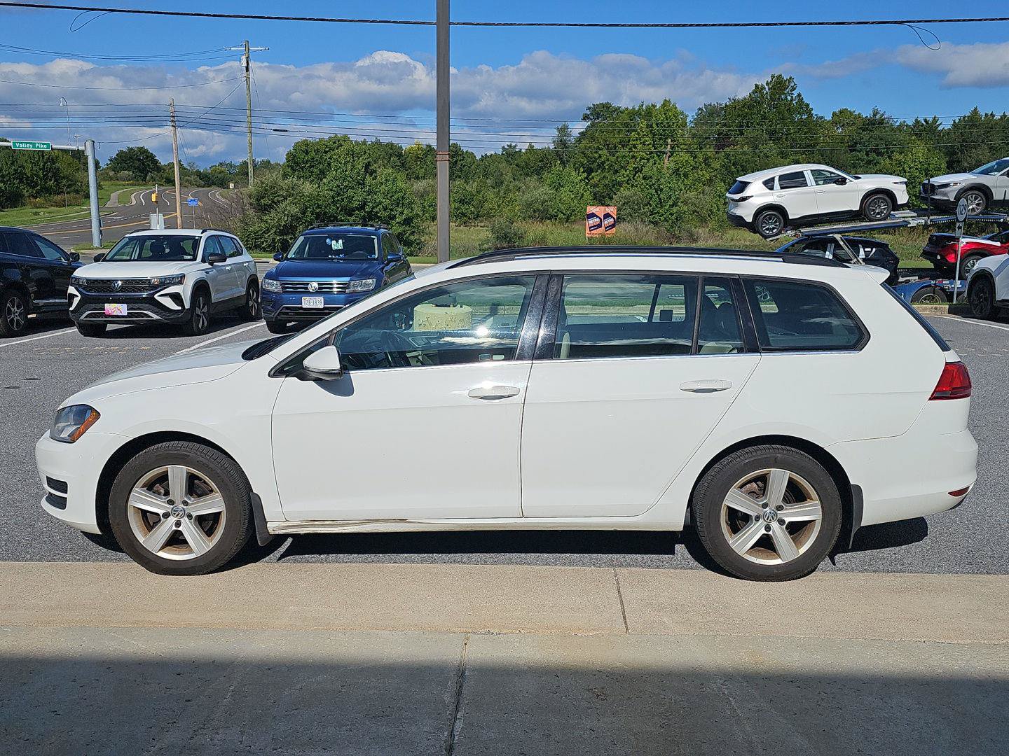 Used 2015 Volkswagen Golf TDI S FWD image 4