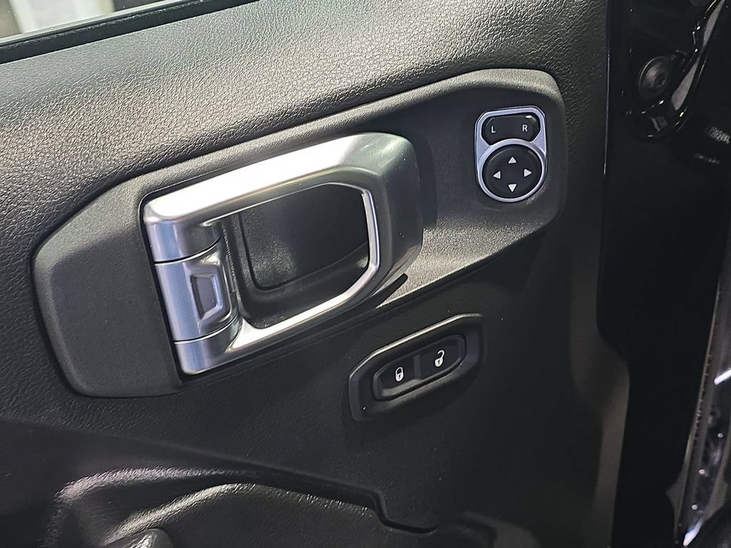 Used 2025 Jeep Gladiator Rubicon AWD/4WD image 21