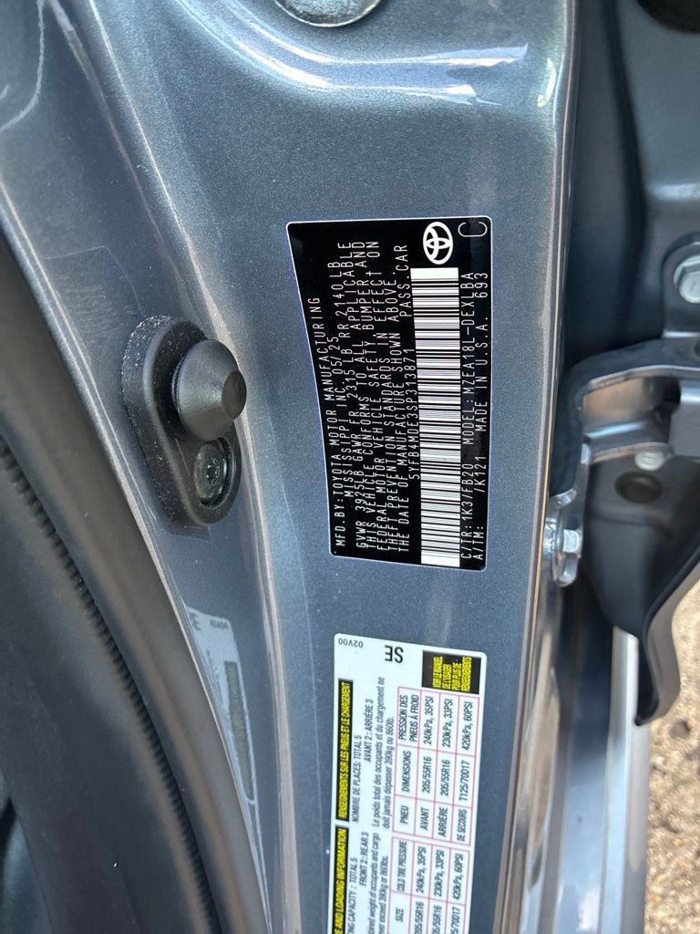Used 2025 Toyota Corolla LE FWD image 31