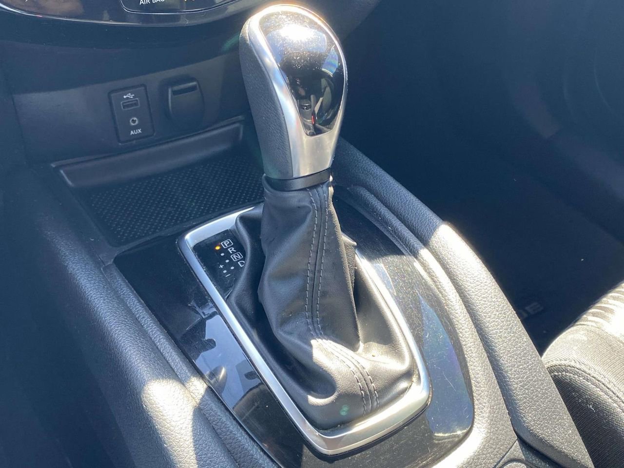 Used 2017 Nissan Rogue SV FWD image 29