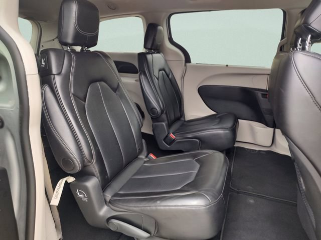 Certified 2024 Chrysler Pacifica Touring-L FWD image 28