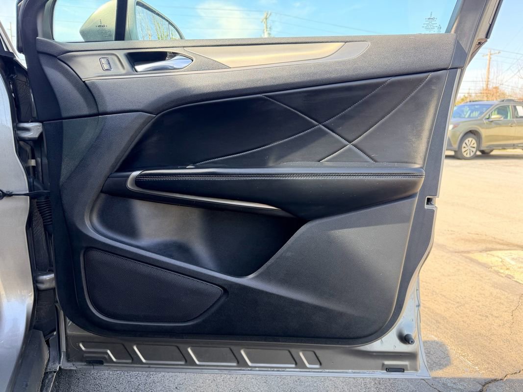 Used 2017 Lincoln MKC Premiere AWD/4WD image 23