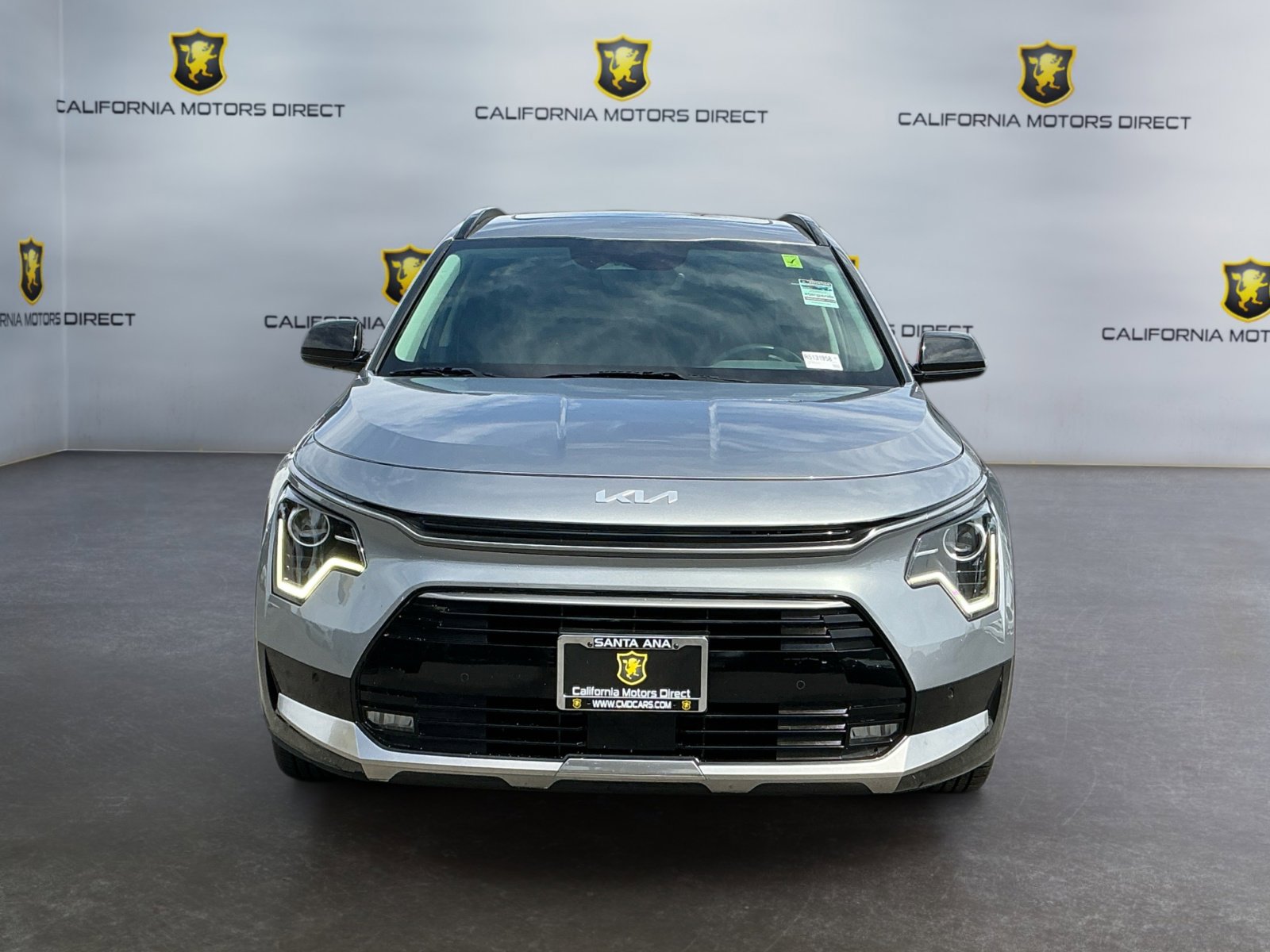 Used 2024 Kia Niro SX image 2