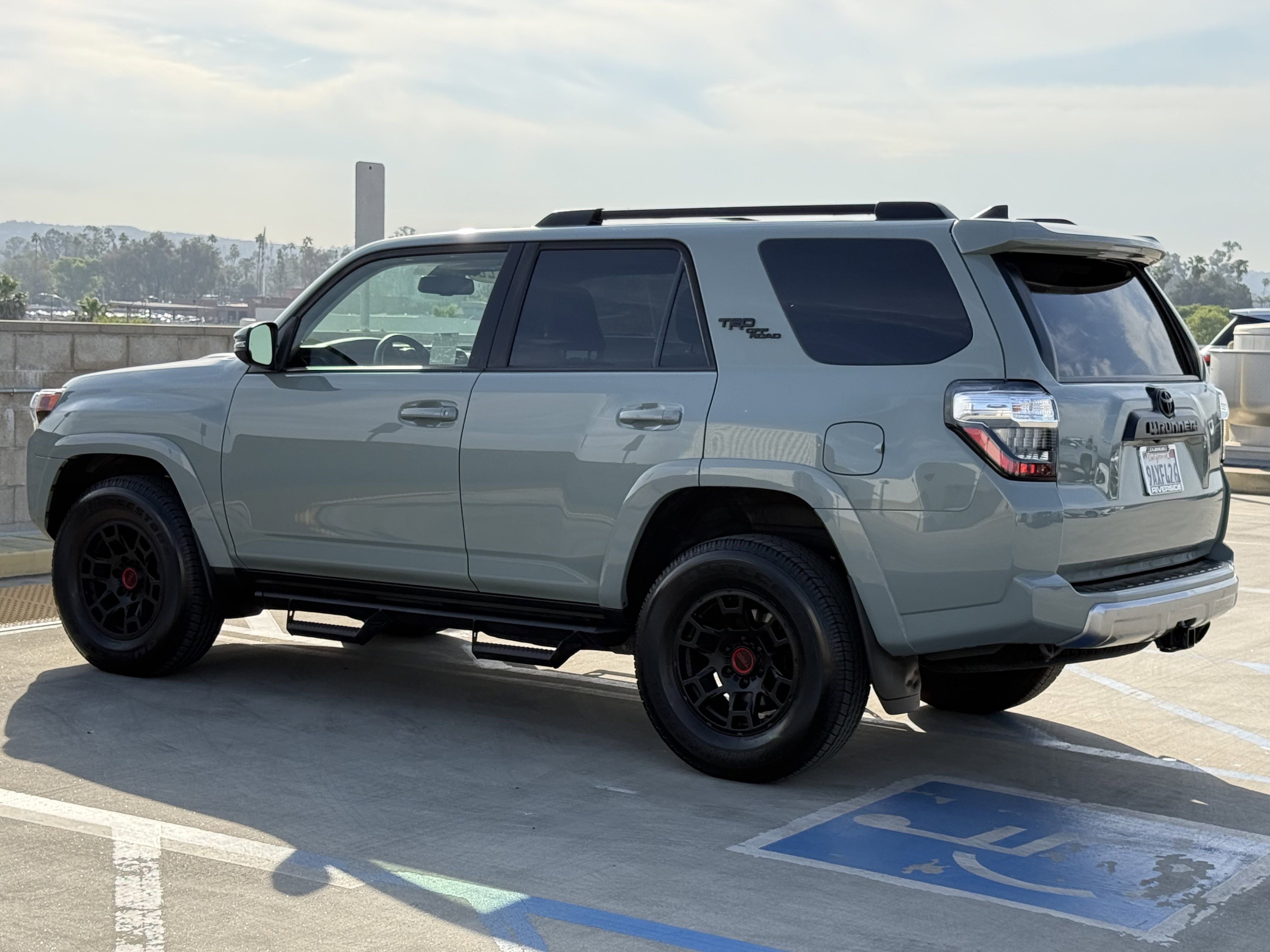 Used 2022 Toyota 4Runner TRD Off-Road Premium w/ TRD Black Wheel Package (TMS) image 9
