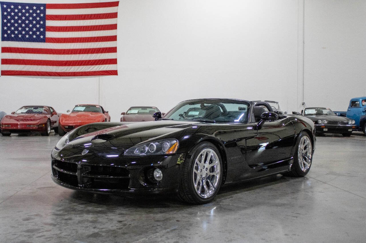 Used 2003 Dodge Viper SRT-10 image 3