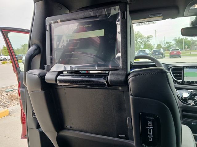 New 2026 Chrysler Pacifica Select AWD/4WD image 33