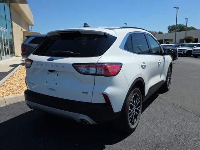 Used 2021 Ford Escape Titanium FWD image 3