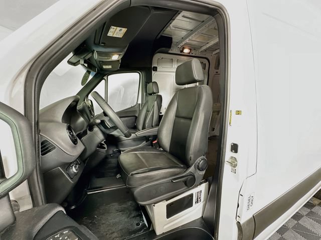 Used 2025 Mercedes-Benz Sprinter 2500 image 12