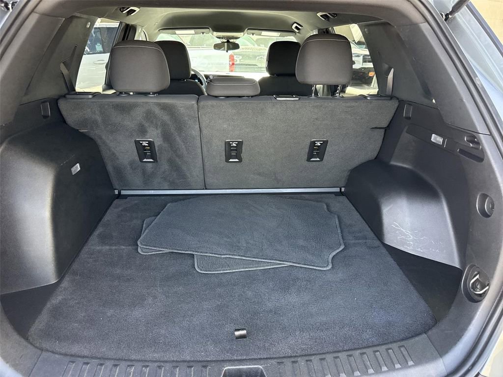 Used 2025 Chevrolet Equinox LT image 23