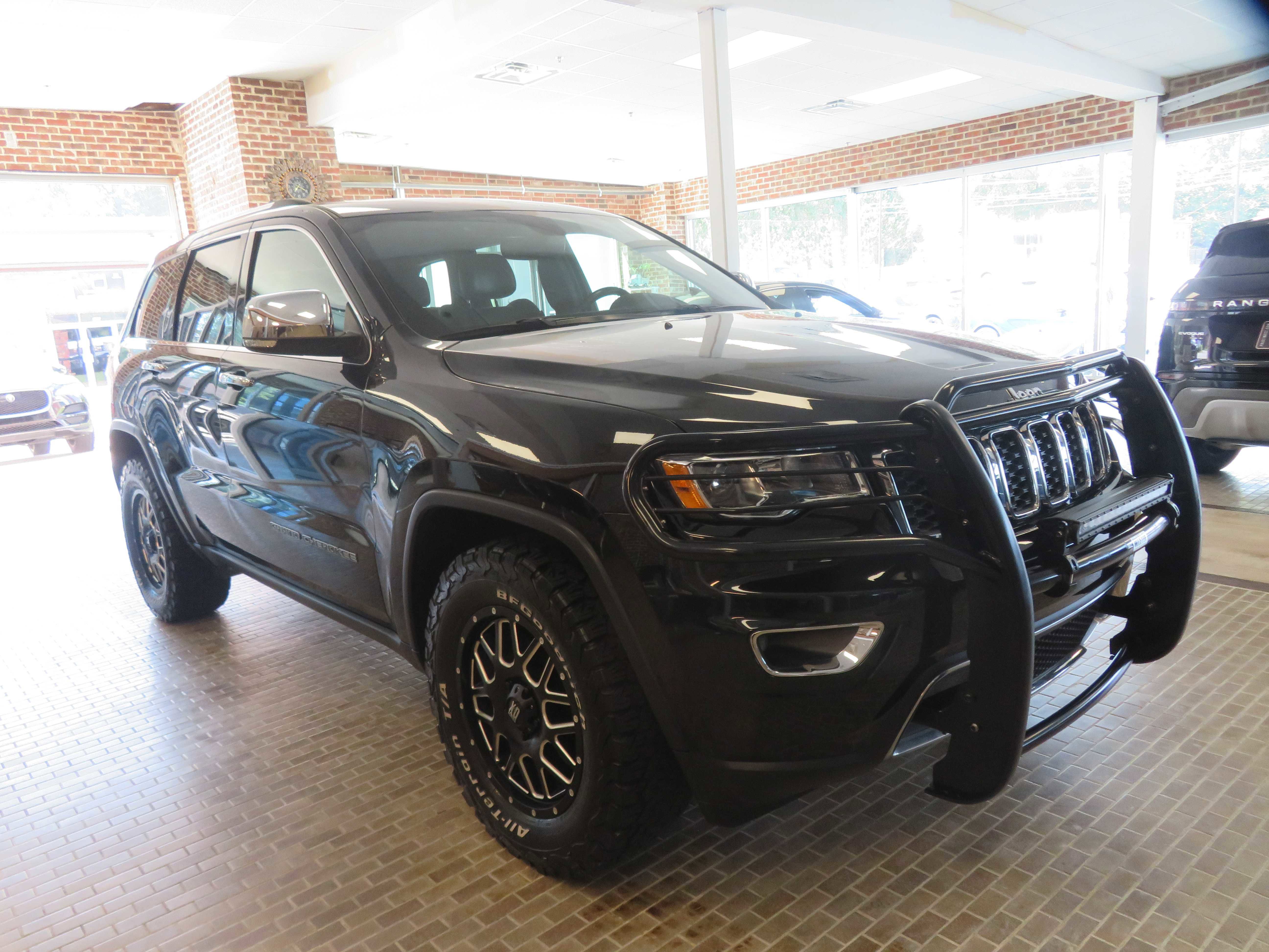 Used 2020 Jeep Grand Cherokee Limited w/ Trailer Tow Group IV image 3