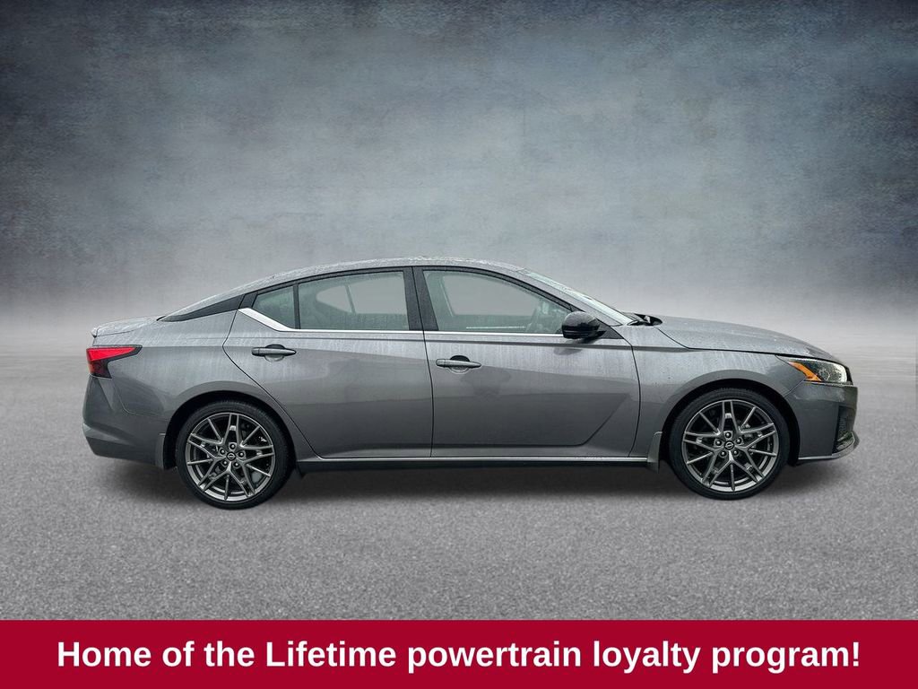 Used 2024 Nissan Altima 2.0 SR image 7