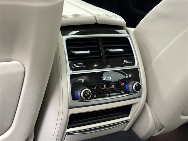 Used 2022 BMW 750i xDrive image 16