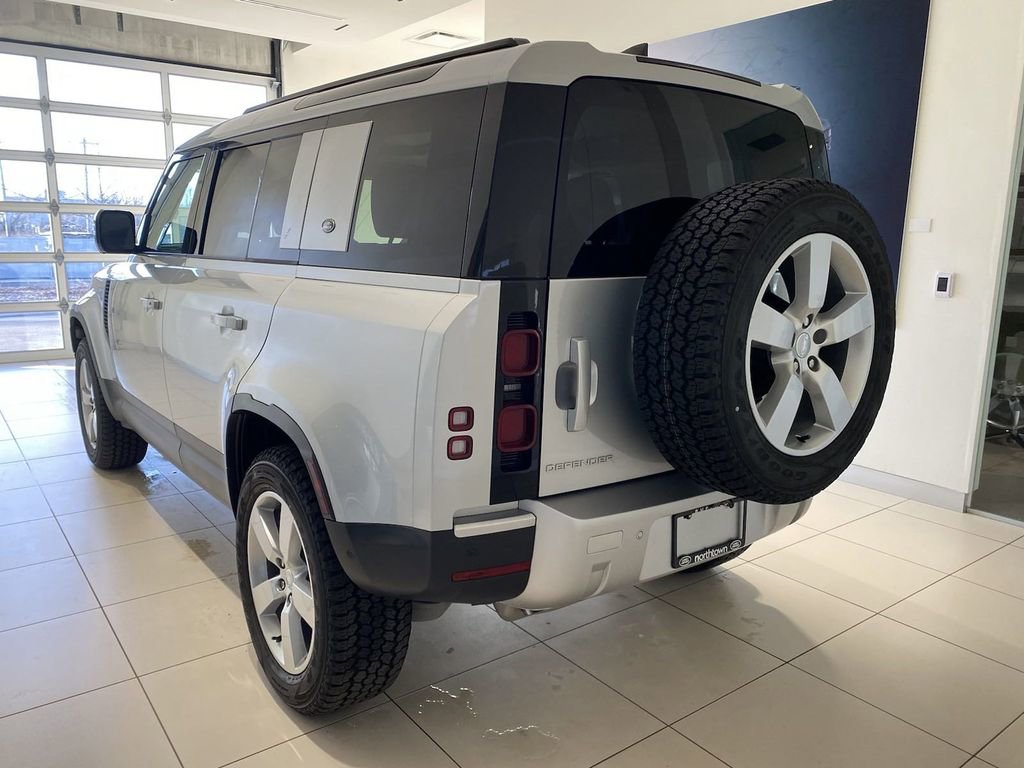 New 2024 Land Rover Defender 110 S image 2