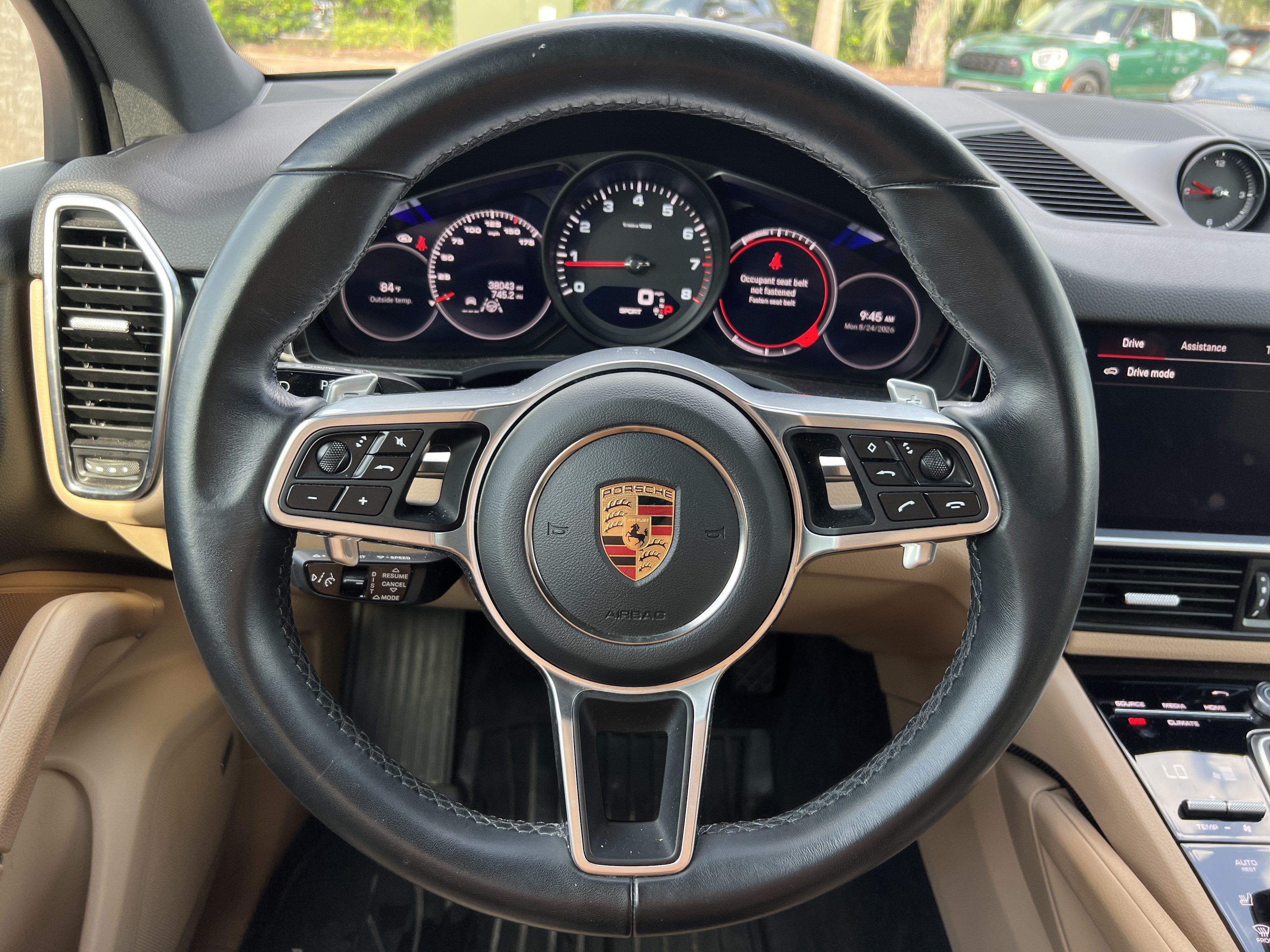 Used 2022 Porsche Cayenne AWD/4WD image 18