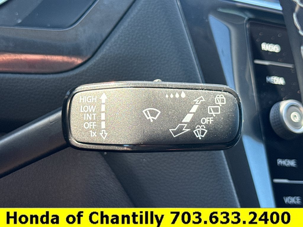 Used 2021 Volkswagen Tiguan SE w/ 3rd Row Seat Package AWD/4WD image 10