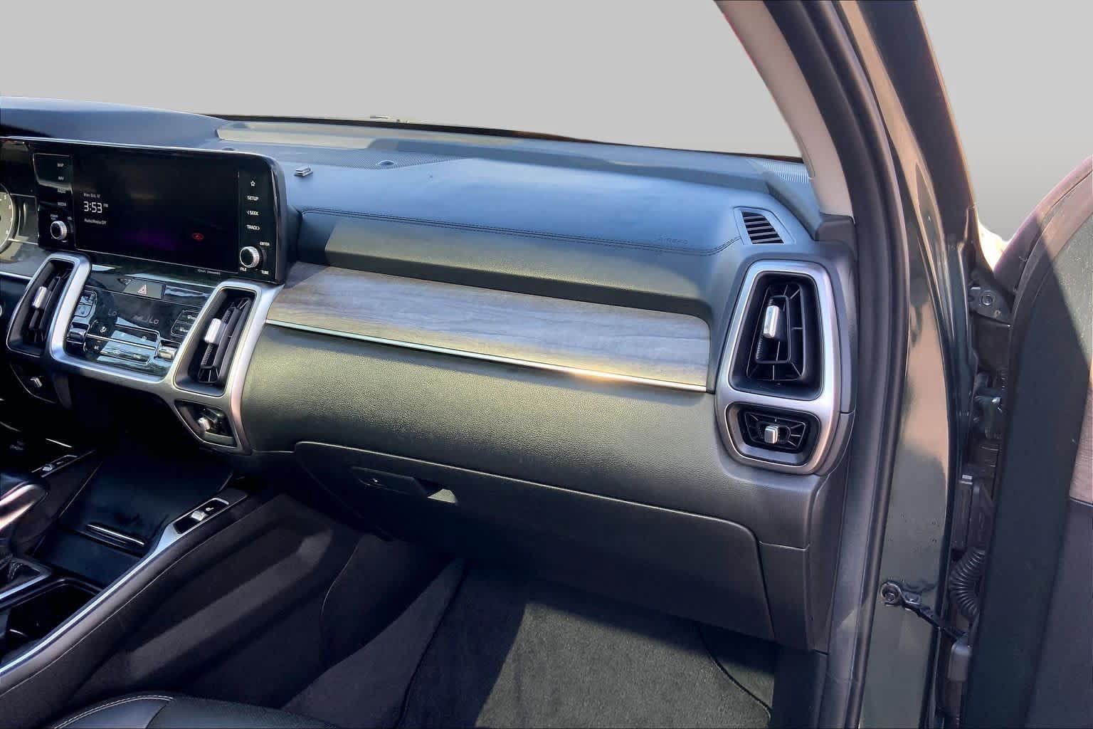 Used 2022 Kia Sorento S w/ Panoramic Sunroof Package AWD/4WD image 18