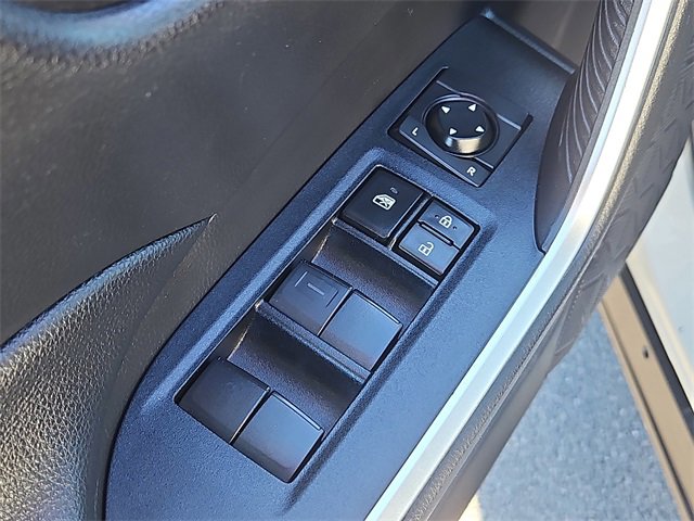 Used 2022 Toyota RAV4 LE image 21