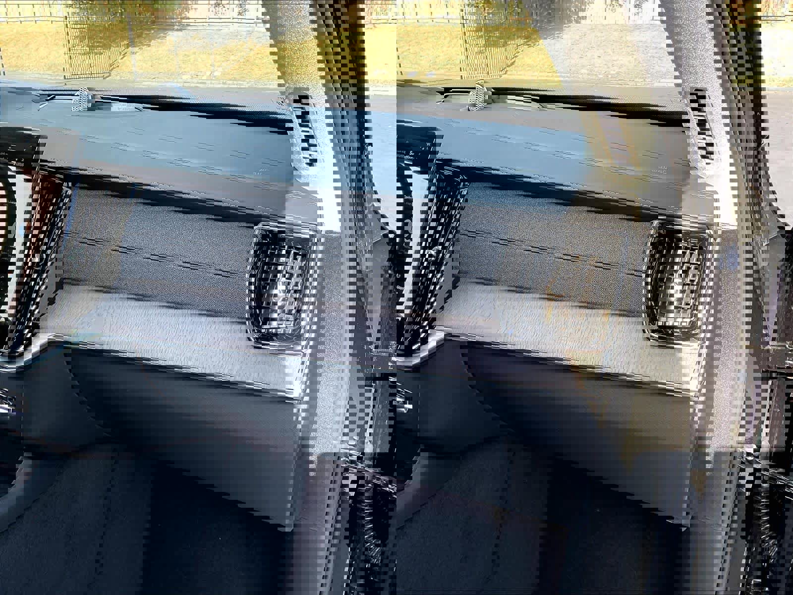 New 2026 Volvo XC90 T8 Ultra w/ Lounge Package image 29