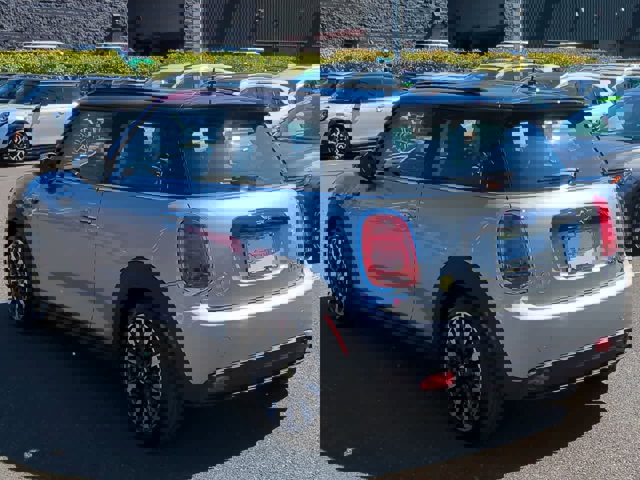 Certified 2024 MINI Cooper SE image 4