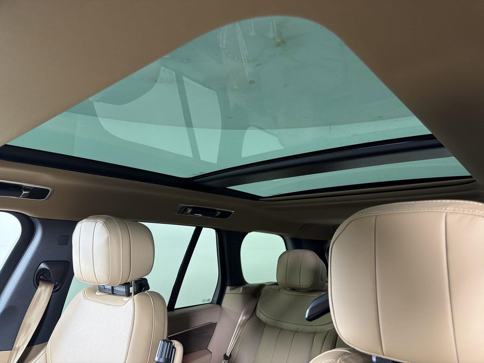 New 2025 Land Rover Range Rover SE image 9