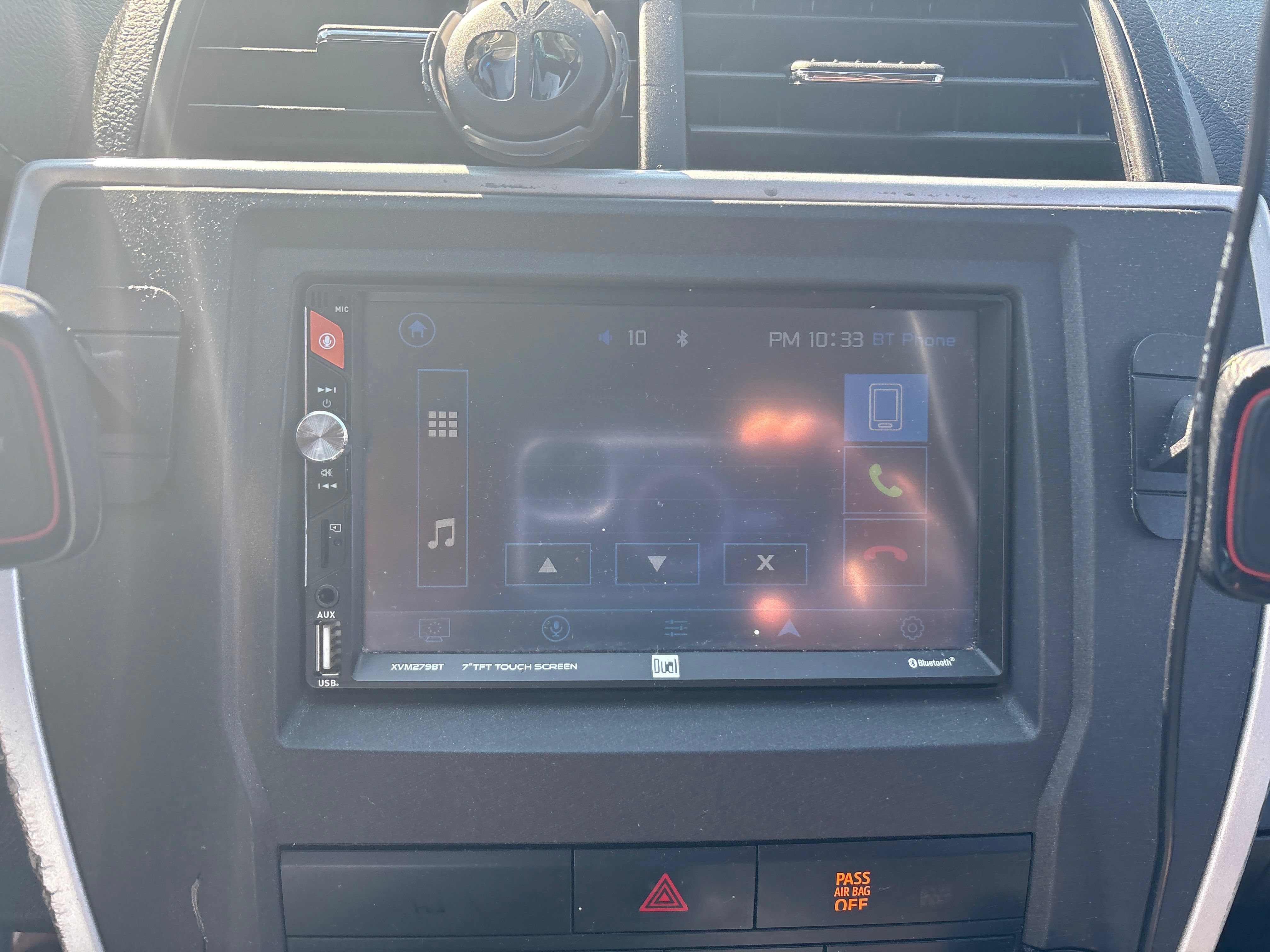 Used 2015 Toyota Camry LE FWD image 2
