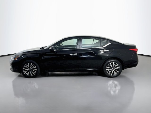 Used 2023 Nissan Altima 2.5 SV AWD/4WD image 6