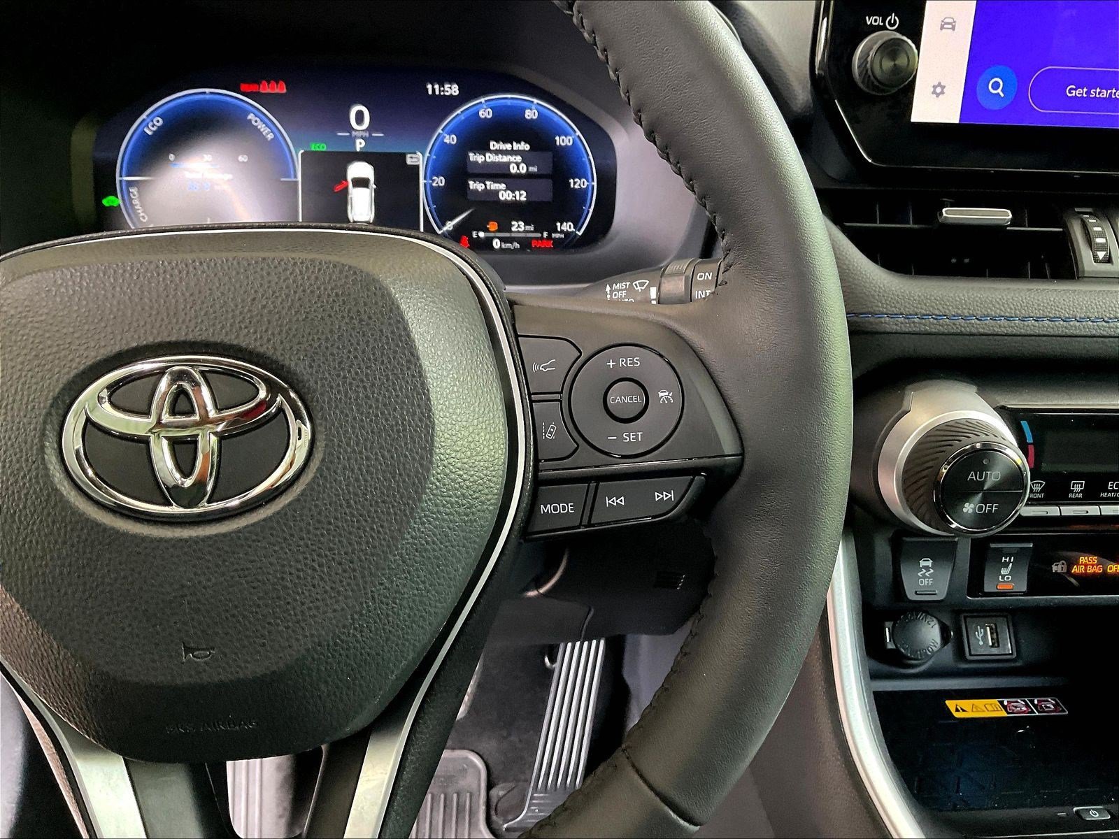 Used 2023 Toyota RAV4 XSE AWD/4WD image 12