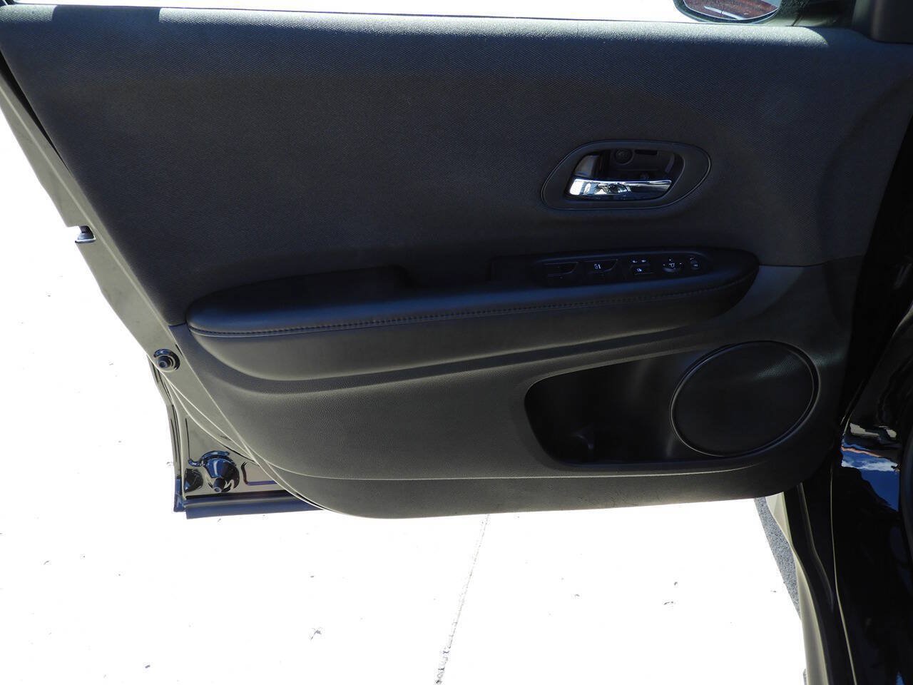 Used 2020 Honda HR-V LX image 21