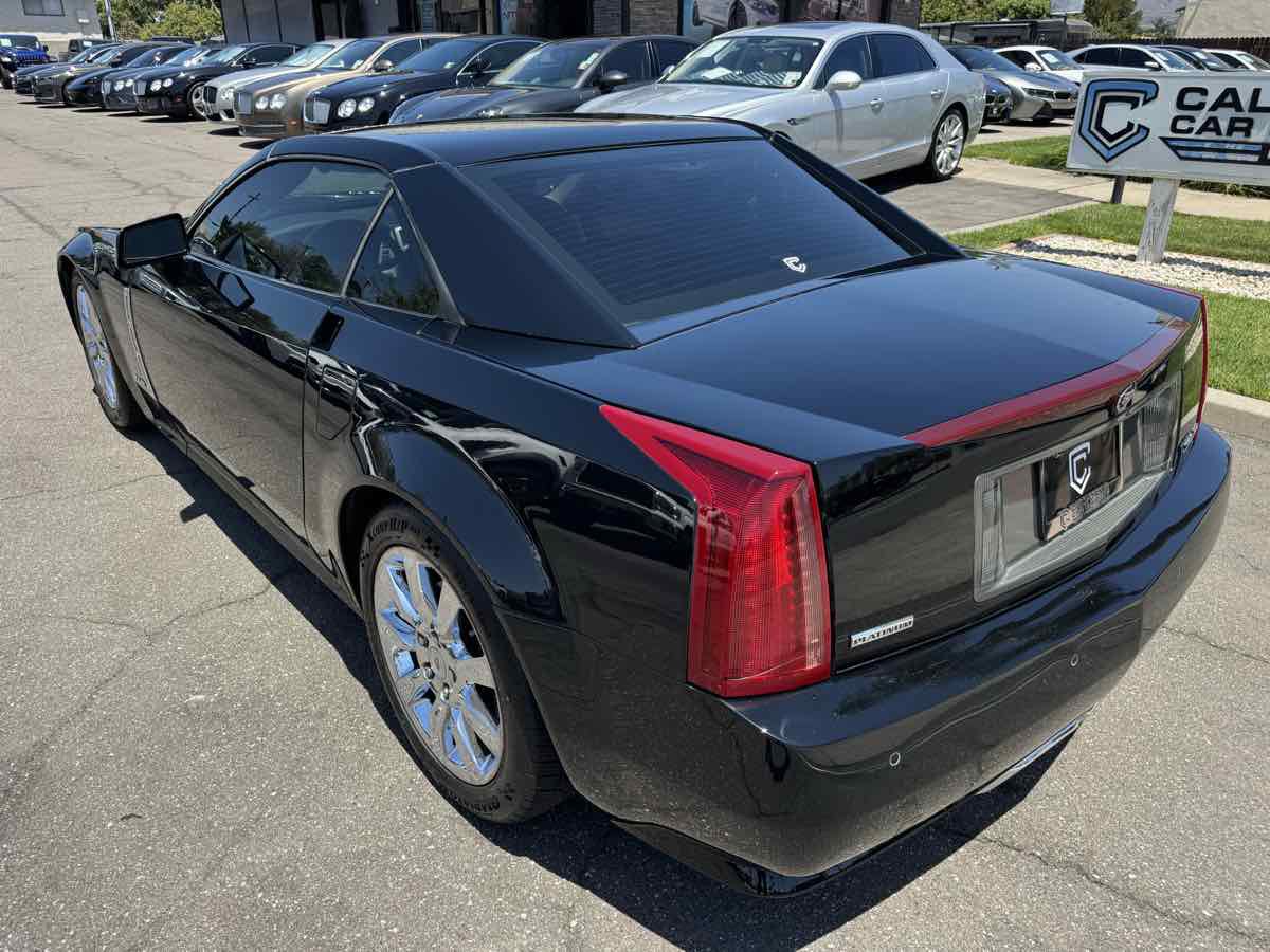 Used 2009 Cadillac XLR RWD image 6