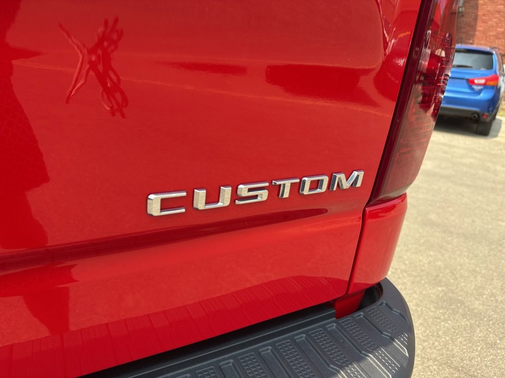 Used 2022 Chevrolet Silverado 1500 Custom image 14