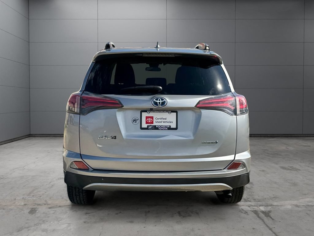 Used 2018 Toyota RAV4 LE AWD/4WD image 4