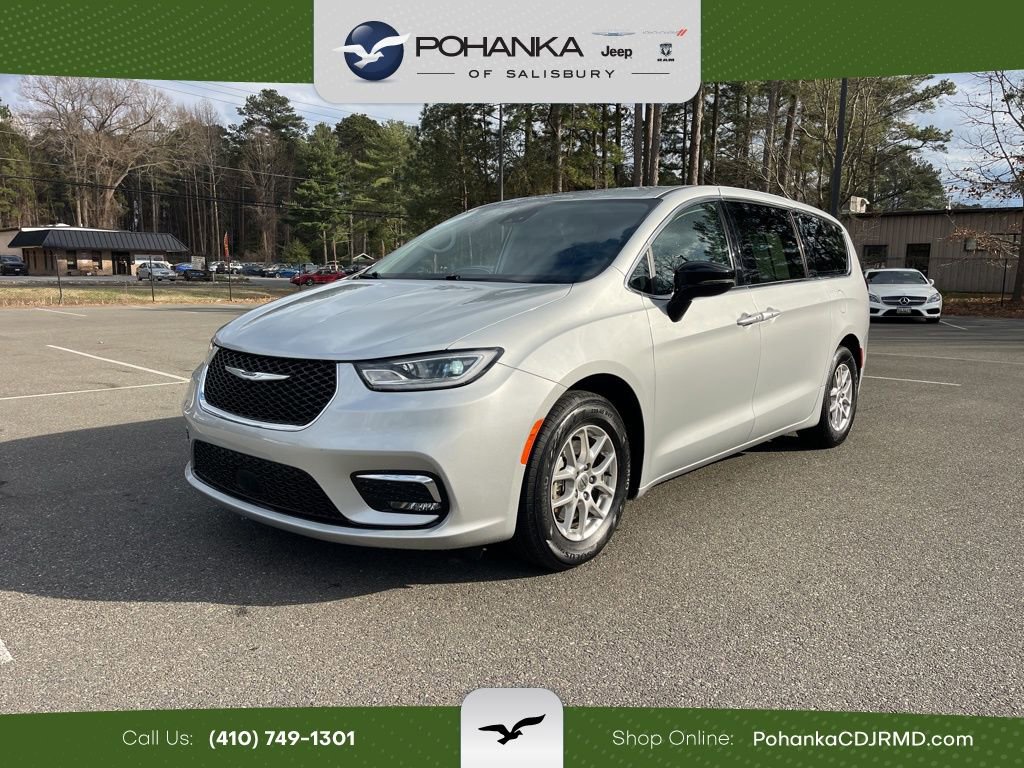 Used 2024 Chrysler Pacifica Touring-L image 1