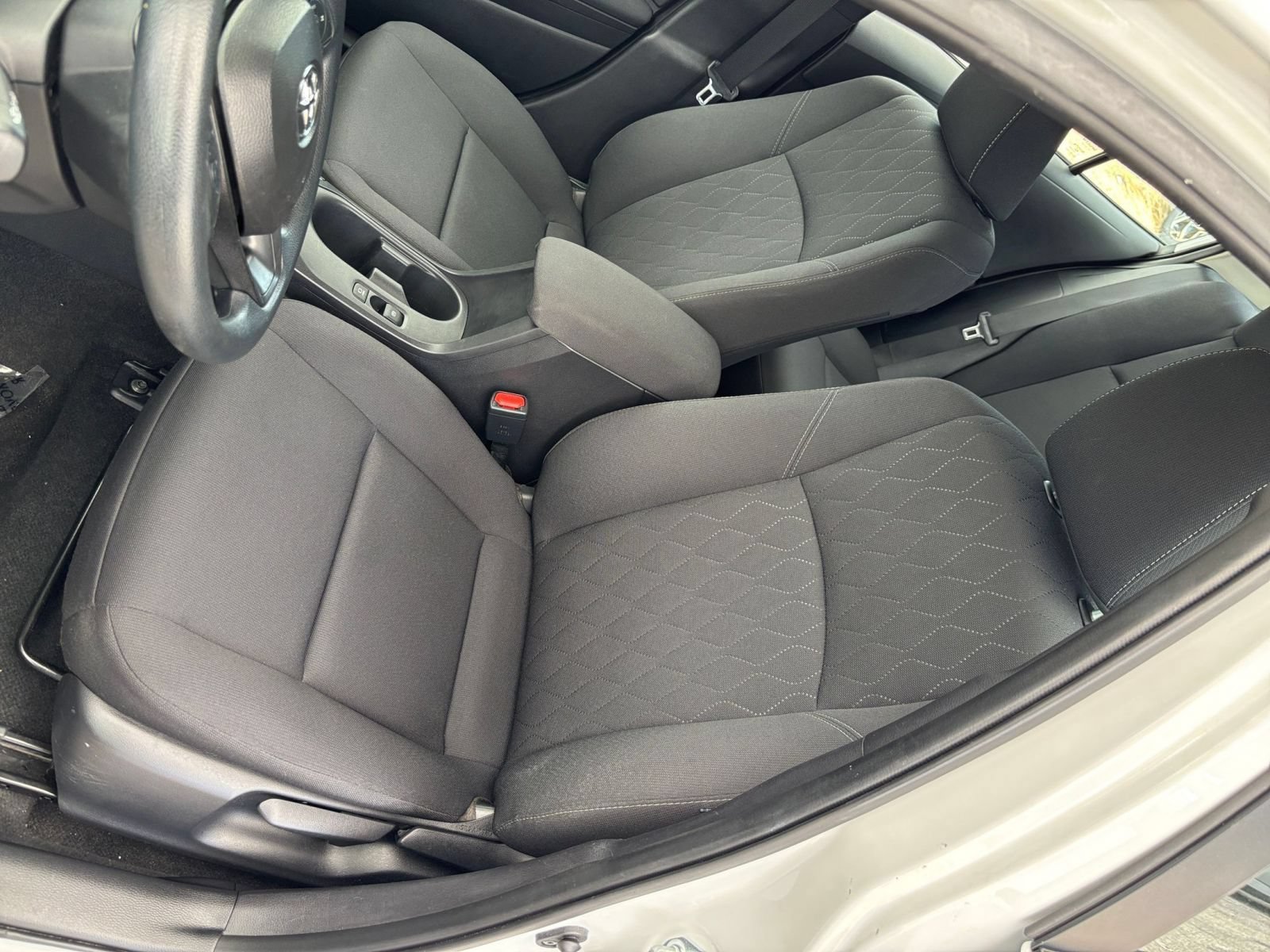 Used 2025 Toyota Corolla LE FWD image 33