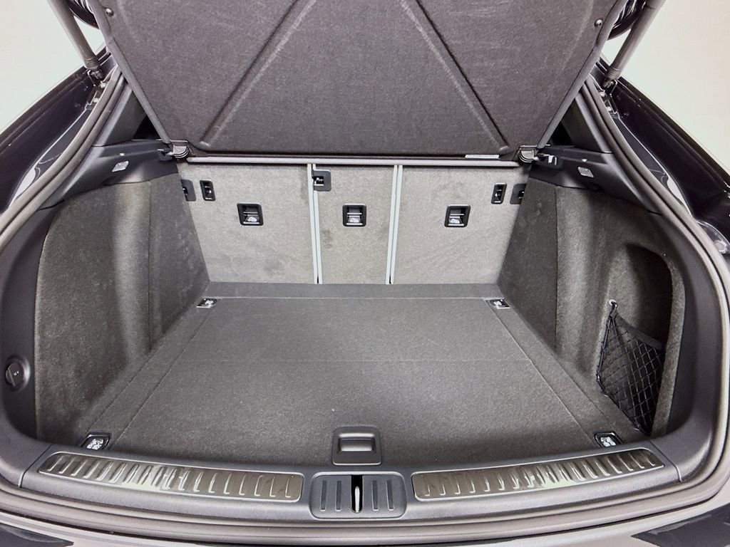 New 2026 Porsche Macan Turbo image 31