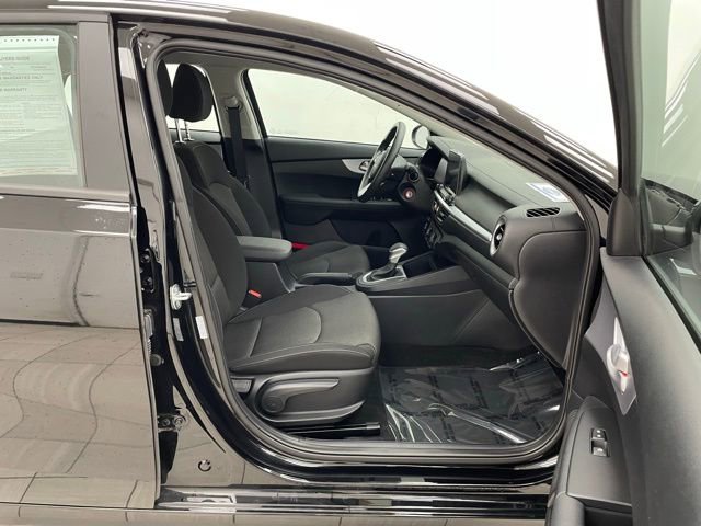 Used 2024 Kia Forte LXS w/ LXS Technology Package image 13