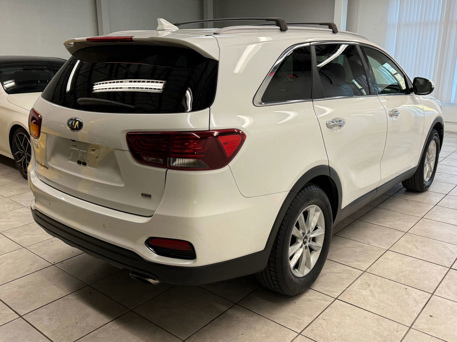 Used 2019 Kia Sorento LX w/ LX Convenience Package image 9