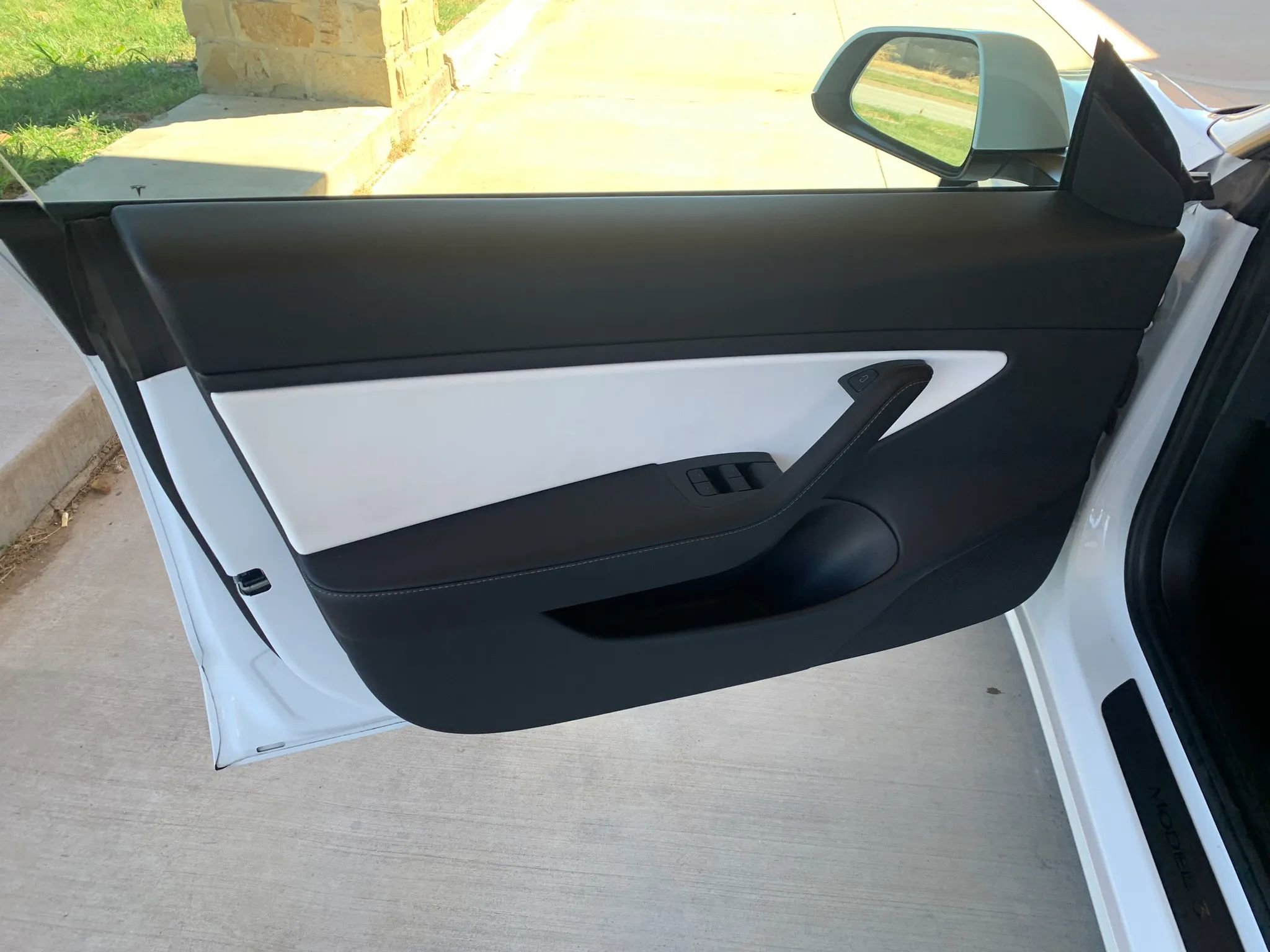 Used 2021 Tesla Model 3 Standard Range Plus image 13