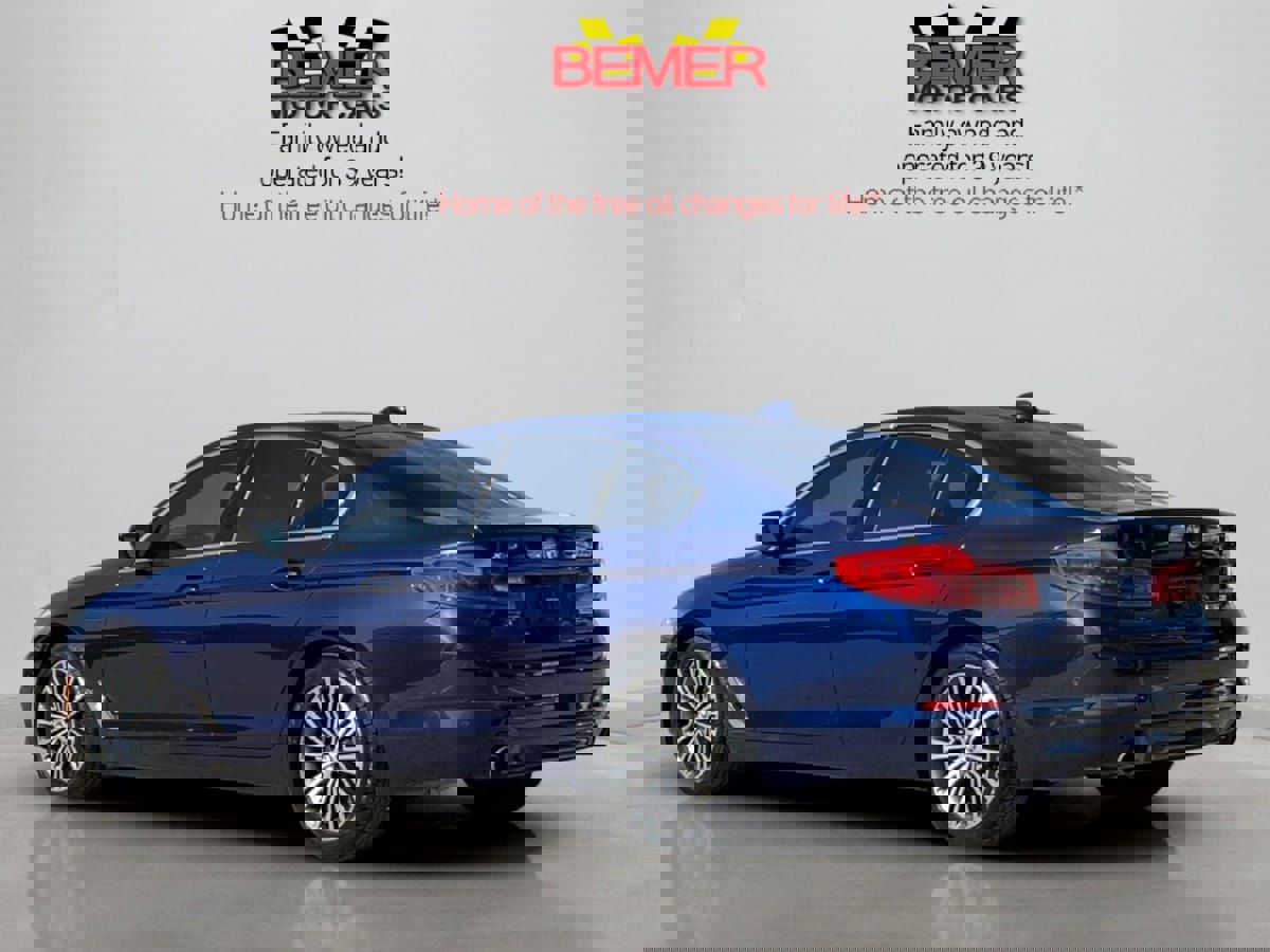 Used 2019 BMW 530i xDrive w/ Premium Package AWD/4WD image 3