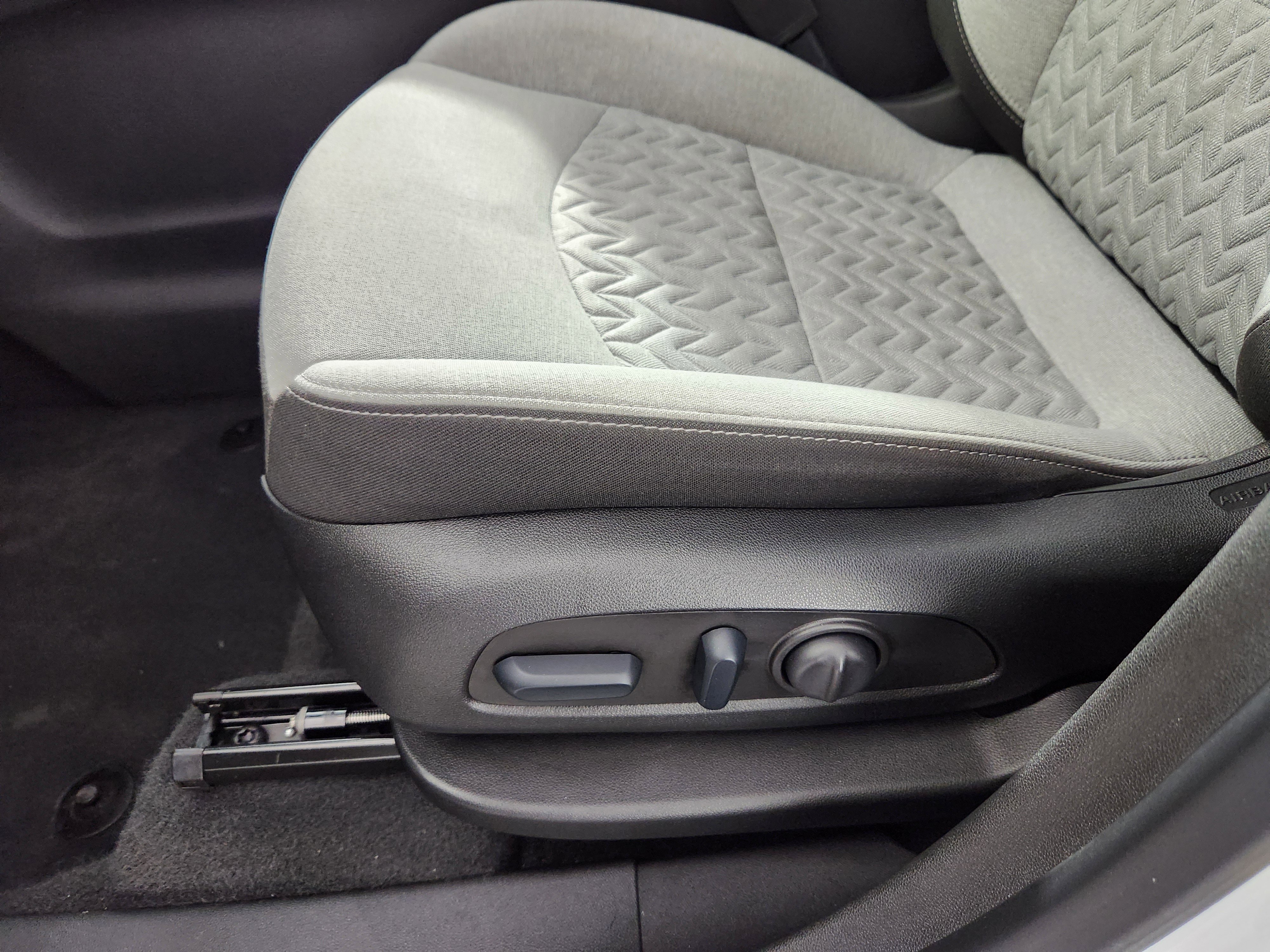 Used 2023 Chevrolet Equinox LS AWD/4WD image 18